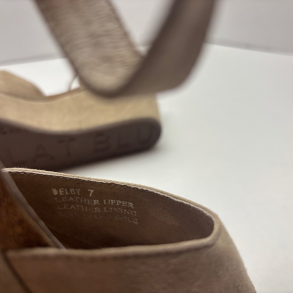 Chocolat Blu Nude Suede Ankle Strap Wedge Sandals Size 7 - Picture 4 of 8
